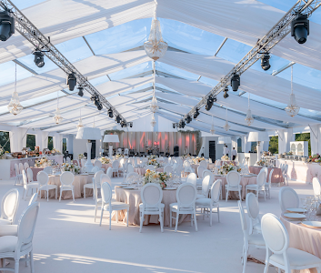 ??10 x 15 Riviera : Location & vente de Matériel évènementiel Alpes-Maritimes ??