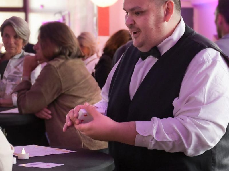 John back - Magicien