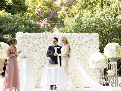 A La Bon'heur Officiant