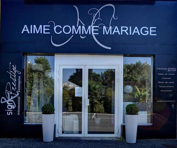 AIME COMME MARIAGE - Robes et costumes