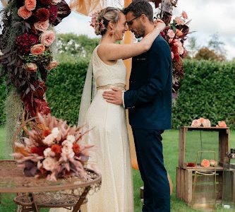 Aux élégantes, atelier de création / Robes de mariée sur-mesure