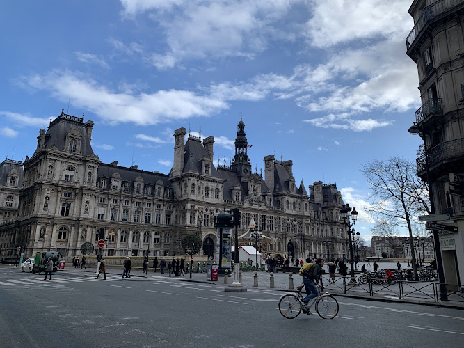 BHV Rivoli - Corner Cosmoparis