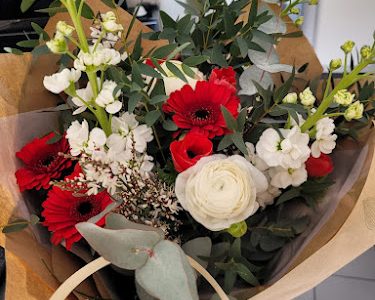 Éleen : Fleuriste & Décoratrice d'évènements en PACA