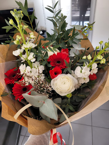 Éleen : Fleuriste & Décoratrice d'évènements en PACA
