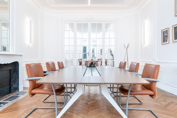 Guillaume Marbeck - Photographe Professionnel à Paris 8 & 17 : Photo Cv & Book Comédien