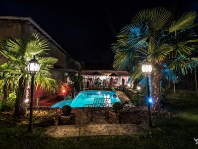 La Beaujolaise : Location Gîte de Groupe avec Piscine jacuzzi Anniversaire Village des Pierres Dorées Rhône SUD BEAUJOLAIS