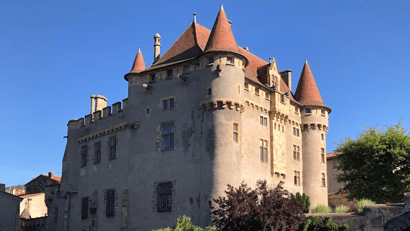 Château de Murol en Saint-Amant