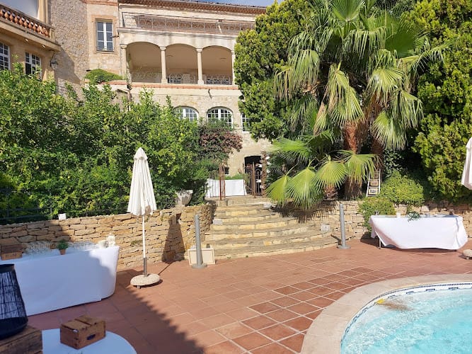 Le château des Costes