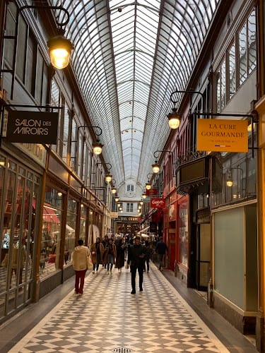 Le Salon des Miroirs