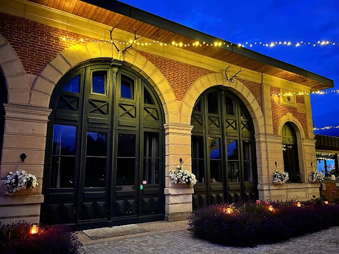 L'Orangerie de Châtel sélection Figaro & Elle Magazine : Chambres d'hôtes et salle de réception Loire, Auvergne-Rhône-Alpes
