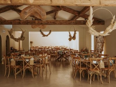 Domaine Du Grand Lauron : entre Avignon et Aix en Provence (Parc régional du Lubéron Vaucluse)