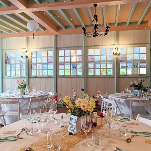 Salle de réception au bord de l'eau