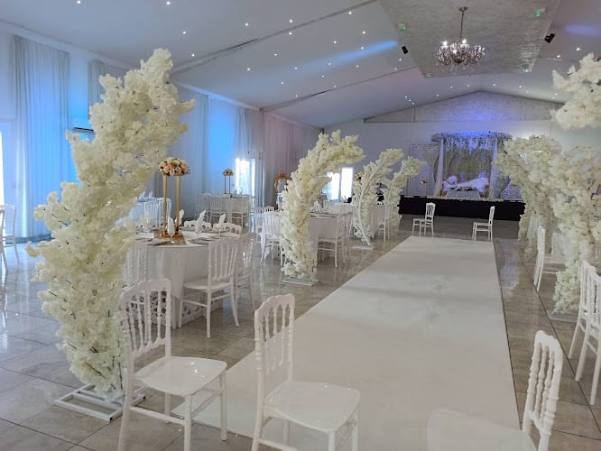 Au Palais Des Etoiles