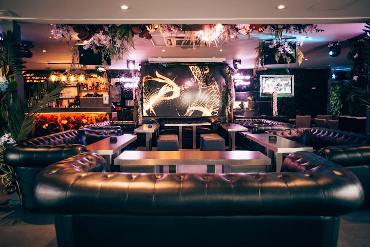 Restaurant Tout Le Monde En Parle club groupe anniversaire