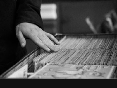 Le Bar à Vinyles, le vrai ! Animation musicale 100% Originale.