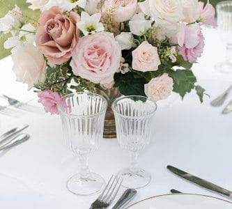 LA BLONDE ET LE BARBU Wedding Floral Design