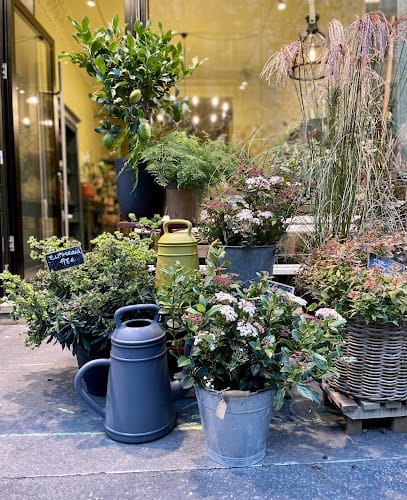 LE 44 DES FLEURS, DES CHOSES ET UN CAFÉ