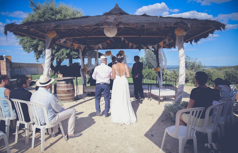 Le Domaine du Serre d'Avène - hébergements et locations de salles