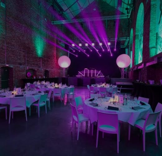 LOCATION DE FÊTE : matériel événementiel réception structure gonflable barnum chapiteau table chaise prox St-Étienne Loire 42