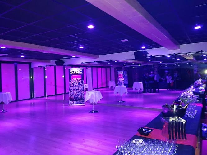 Location de Salle à Saint-Etienne - Location Anniversaire, Entreprise, Evénementiel à Saint-Etienne