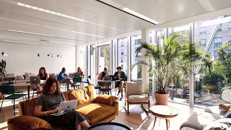 Morning, Issy-les-Moulineaux