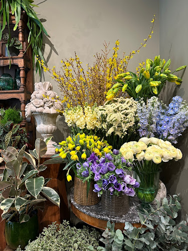 OFFICINE FLORALE - Fleuriste - Poétique & Luxuriant