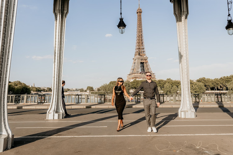 Paris Photographer Eiffel Tower