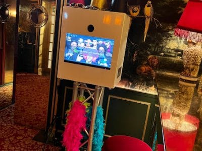 Photobooth Paris Events - Location Vidéo Booth 360 - Borne Photo à Paris et en Île-de-France