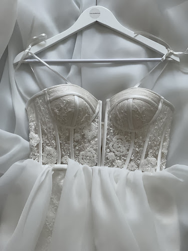 Robes de mariées Dijon by Aks'ELLES