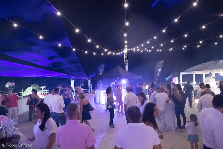 SOUTHLITE Event | DJ PROFESSIONNEL | LOCATION SONORISATION | LUMIÈRES | ECRAN GÉANT | BORNE PHOTO | OCCITANIE