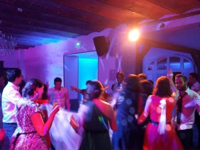 VOTRE SOIRÉE : Agence événementielle spécialisée dans l'animation de soirées, DJ, Sono, mise en lumières, bar à vinyles