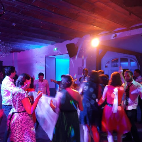 VOTRE SOIRÉE : Agence événementielle spécialisée dans l'animation de soirées, DJ, Sono, mise en lumières, bar à vinyles