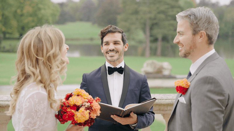 Wedding Officiant Paris - Efren Prieto