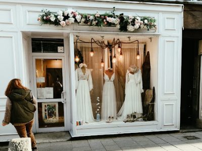 Y.BROWN Créatrice robe de mariée , tenues de mariage inclusif en Bretagne , Côtes d'armor,